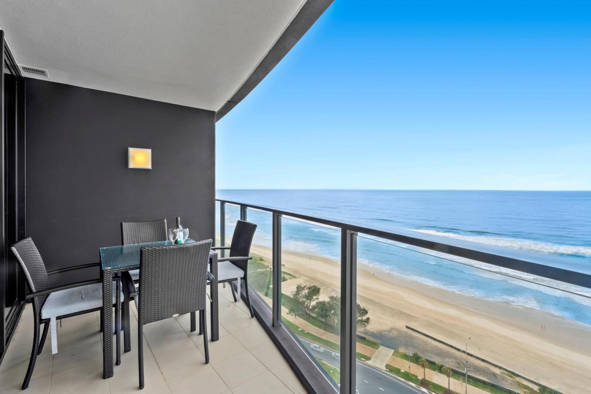 Rhapsody Surfers Paradise Beachfront Sleeps 6 - Optimise Bnb Daire Gold Coast Dış mekan fotoğraf